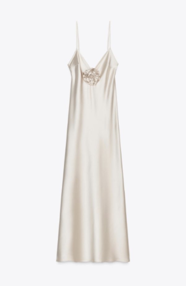 Vestido lencero detalle flor Zara